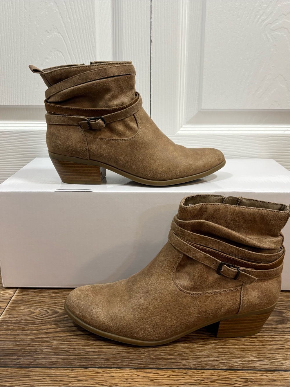 Kim Rogers Pamila Western Boho Faux Suede Ankle Booties Taupe 7.5 - Picture 3 of 12